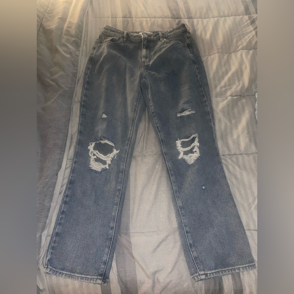 These jeans were originally 75. I’m selling them for 45 they’re brand new w tags